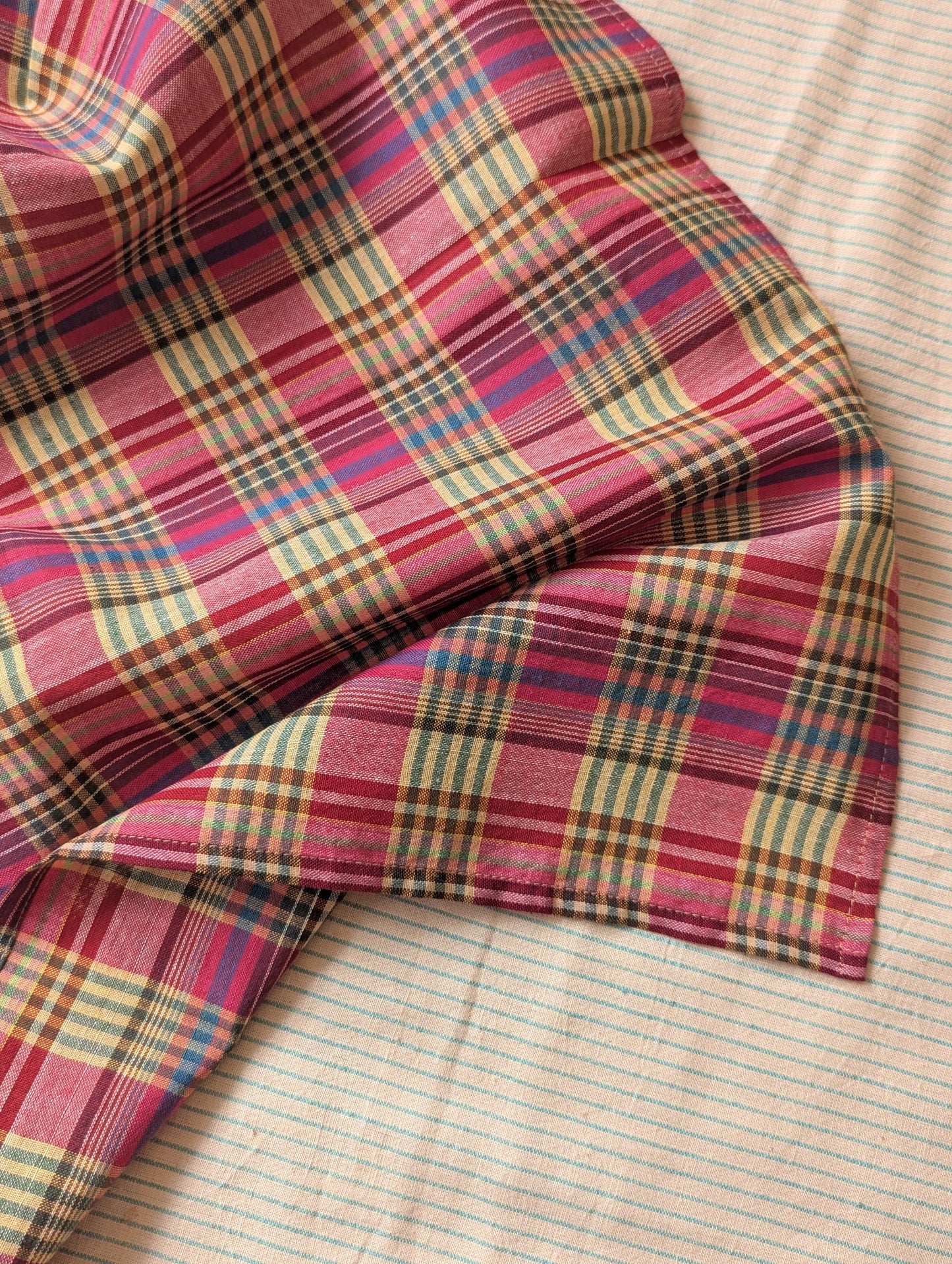 Neckerchief : Rosehip