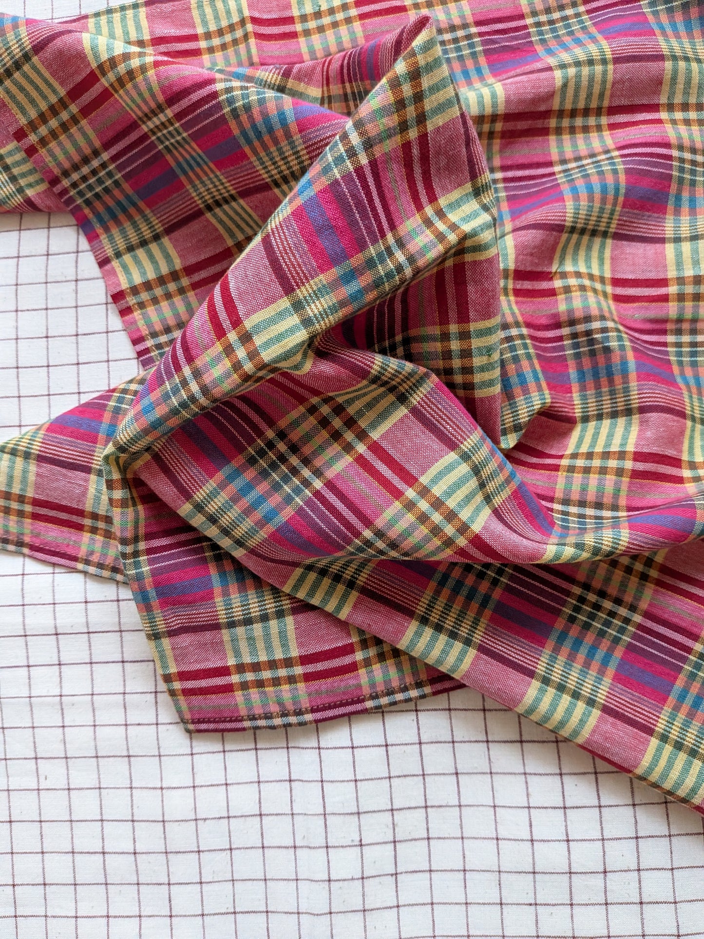 Neckerchief : Rosehip